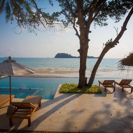The Nest Private Beach Resort チュンポーン エクステリア 写真