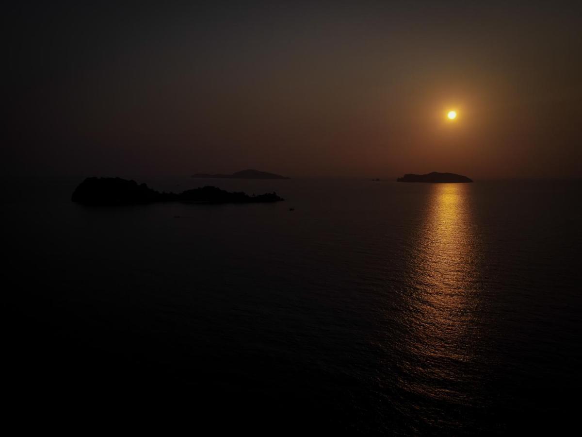 The Nest Private Beach Resort チュンポーン エクステリア 写真